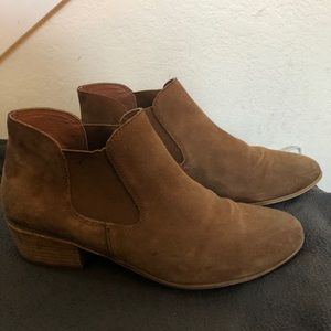 BP brown ankle boots